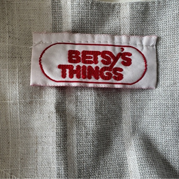 Vintage Betsy’s Things Gray Cropped Blazer with Asymmetrical Closure - Picture 3 of 7